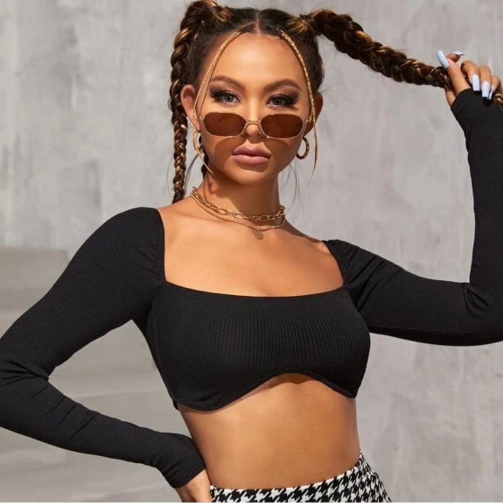 Black Longsleeve Crop Top